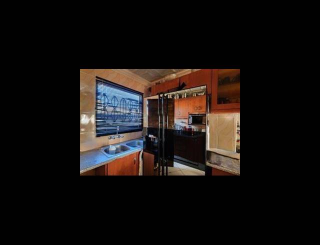 3 BEDROOM HOUSE FOR SALE IN THE ORCHARDS